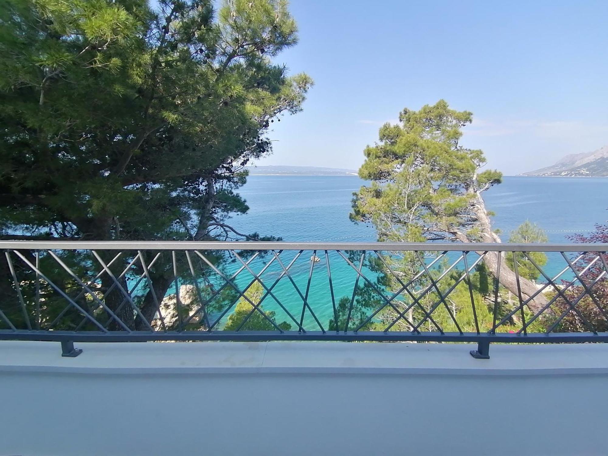 Apartmani Mares - 20 M From The Beach Brela Luaran gambar