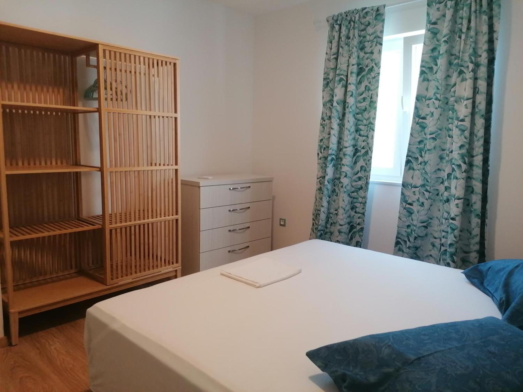 Apartmani Mares - 20 M From The Beach Brela Luaran gambar