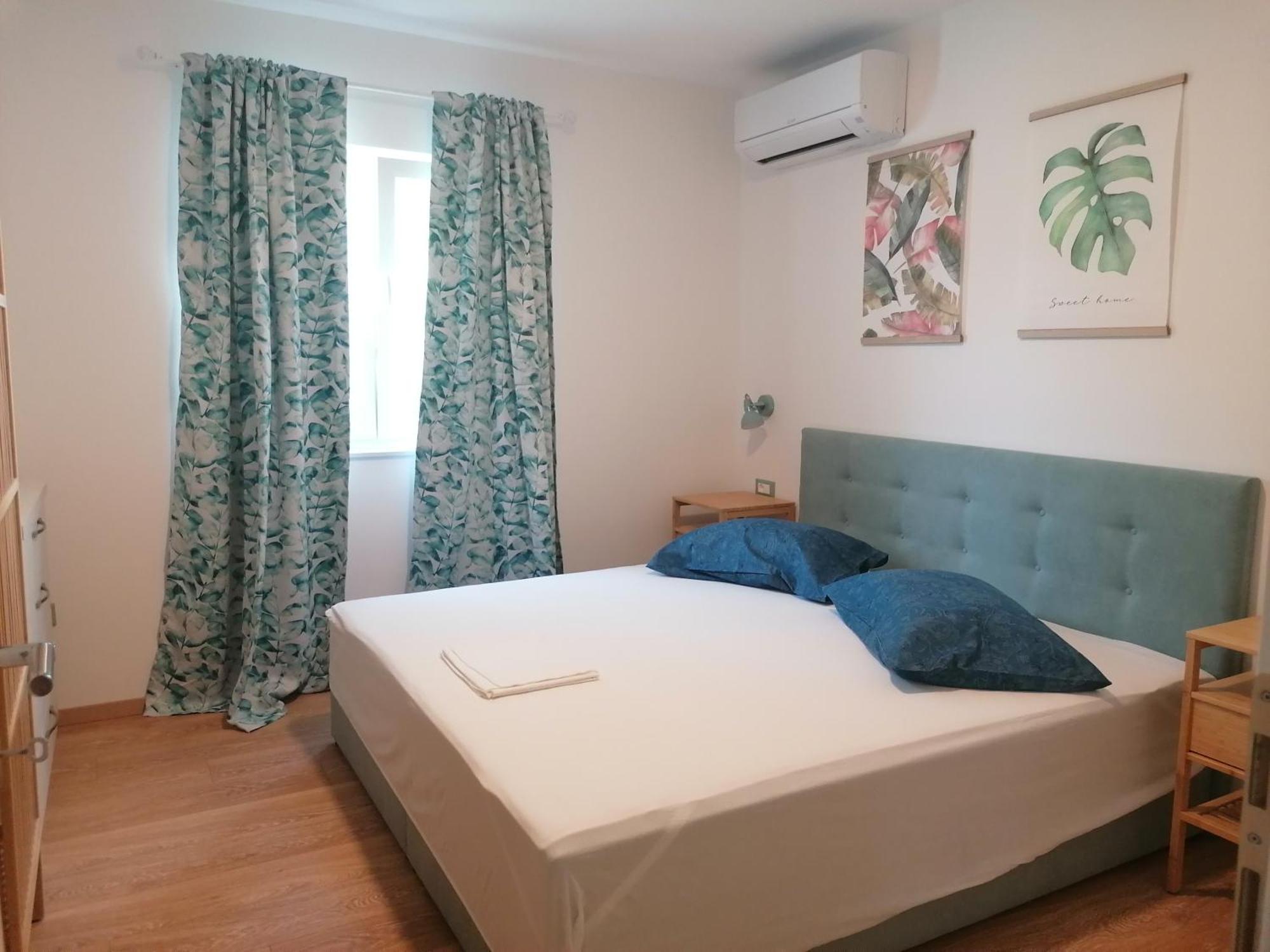 Apartmani Mares - 20 M From The Beach Brela Luaran gambar