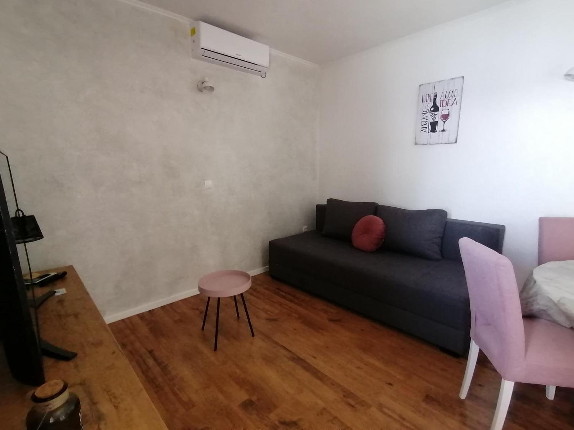 Apartmani Mares - 20 M From The Beach Brela Bilik gambar